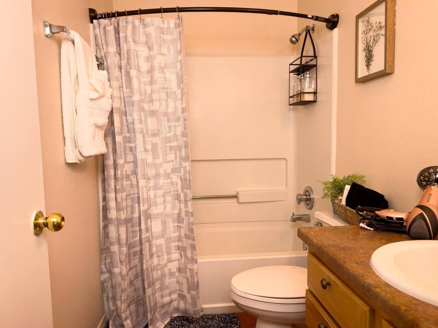 Azul Oasis 3br Modern Comfort Albuquerque