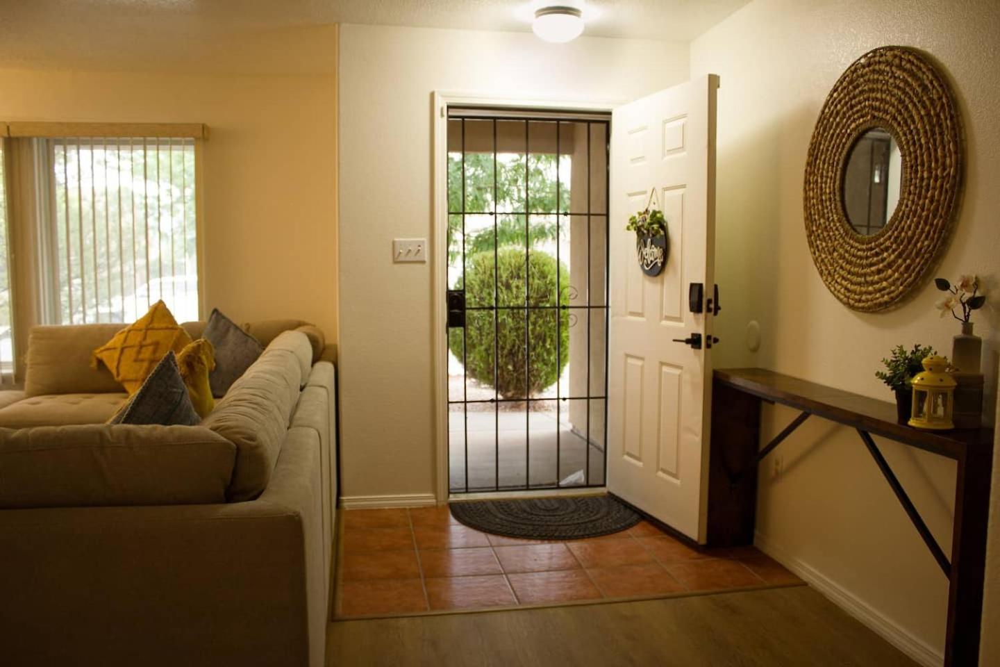 Azul Oasis 3br Modern Comfort Albuquerque